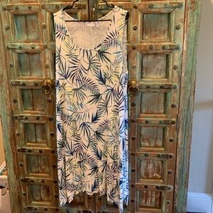 Sleeveless comfy dress with Tropical print
